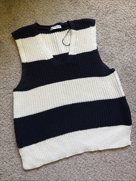 Zara Tops - Zara Black and White Striped Knit Sleeveless Top